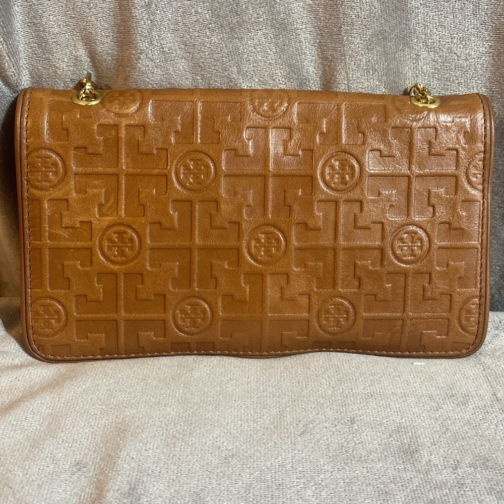 Tory Burch Tan Embossed Leather Bag with Gold Chain - Picture 2 of 10